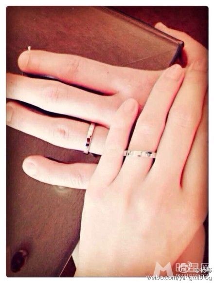楊冪曬照鉆戒無存 疑昔日為打擊汪峰炒作婚訊